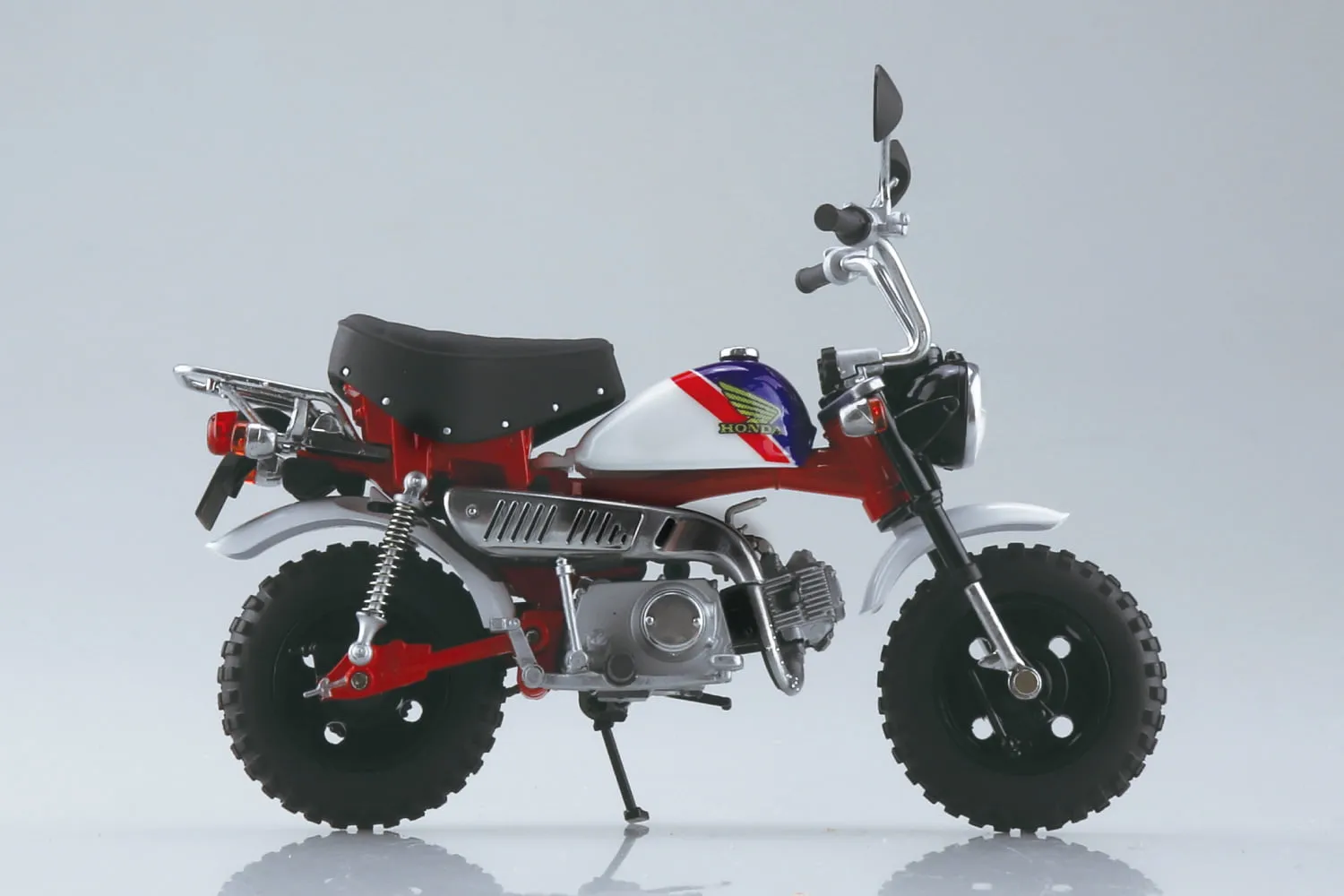 [Pre-order] Aoshima - Honda Monkey SPECIAL SHASTA WHITE Plastic Model Kit Aoshima