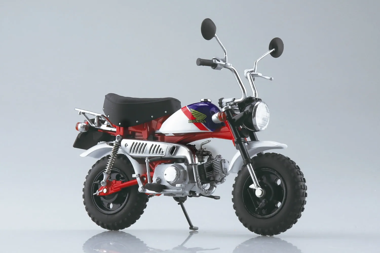 [Pre-order] Aoshima - Honda Monkey SPECIAL SHASTA WHITE Plastic Model Kit Aoshima