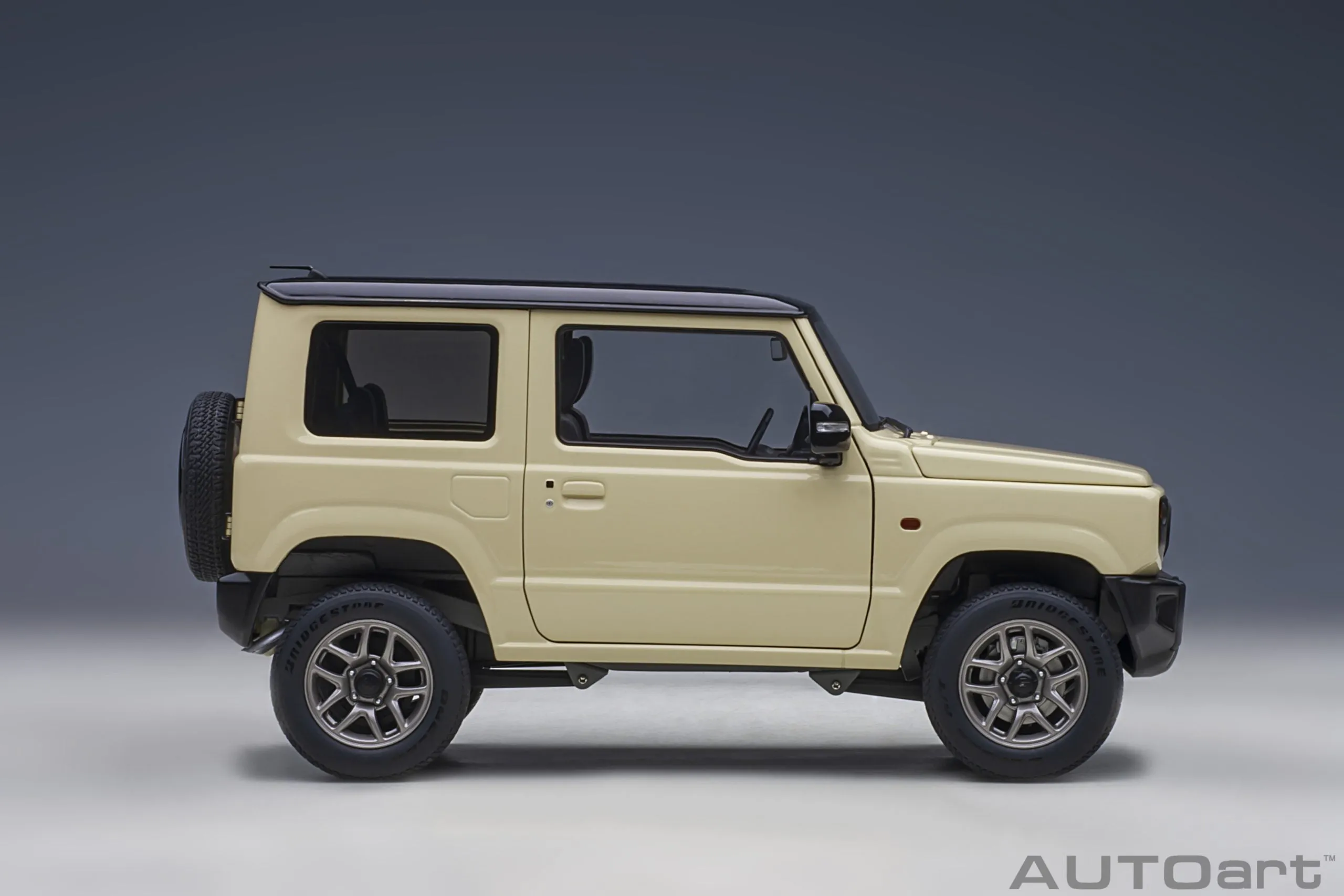 [Pre-order] Aoshima - JB64 Jimny 2018 Chiffon Ivory Metallic Plastic Model Kit Aoshima