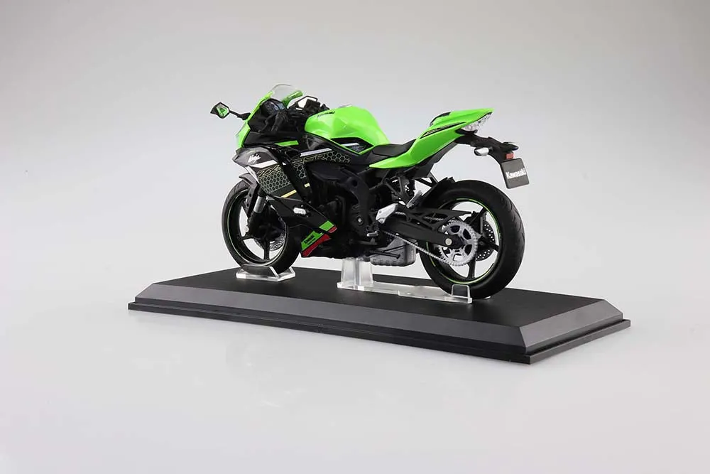 [Pre-order] Aoshima - KAWASAKI Ninja ZX-25R Lime GreenEbony 1/12 Plastic Model Kit Aoshima