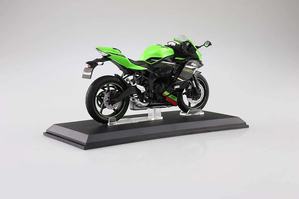 [Pre-order] Aoshima - KAWASAKI Ninja ZX-25R Lime GreenEbony 1/12 Plastic Model Kit Aoshima