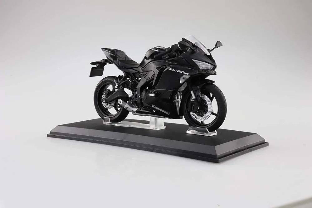 [Pre-order] Aoshima - KAWASAKI Ninja ZX-25R Metakllic Spark Black 1/12 Plastic Model Kit Aoshima