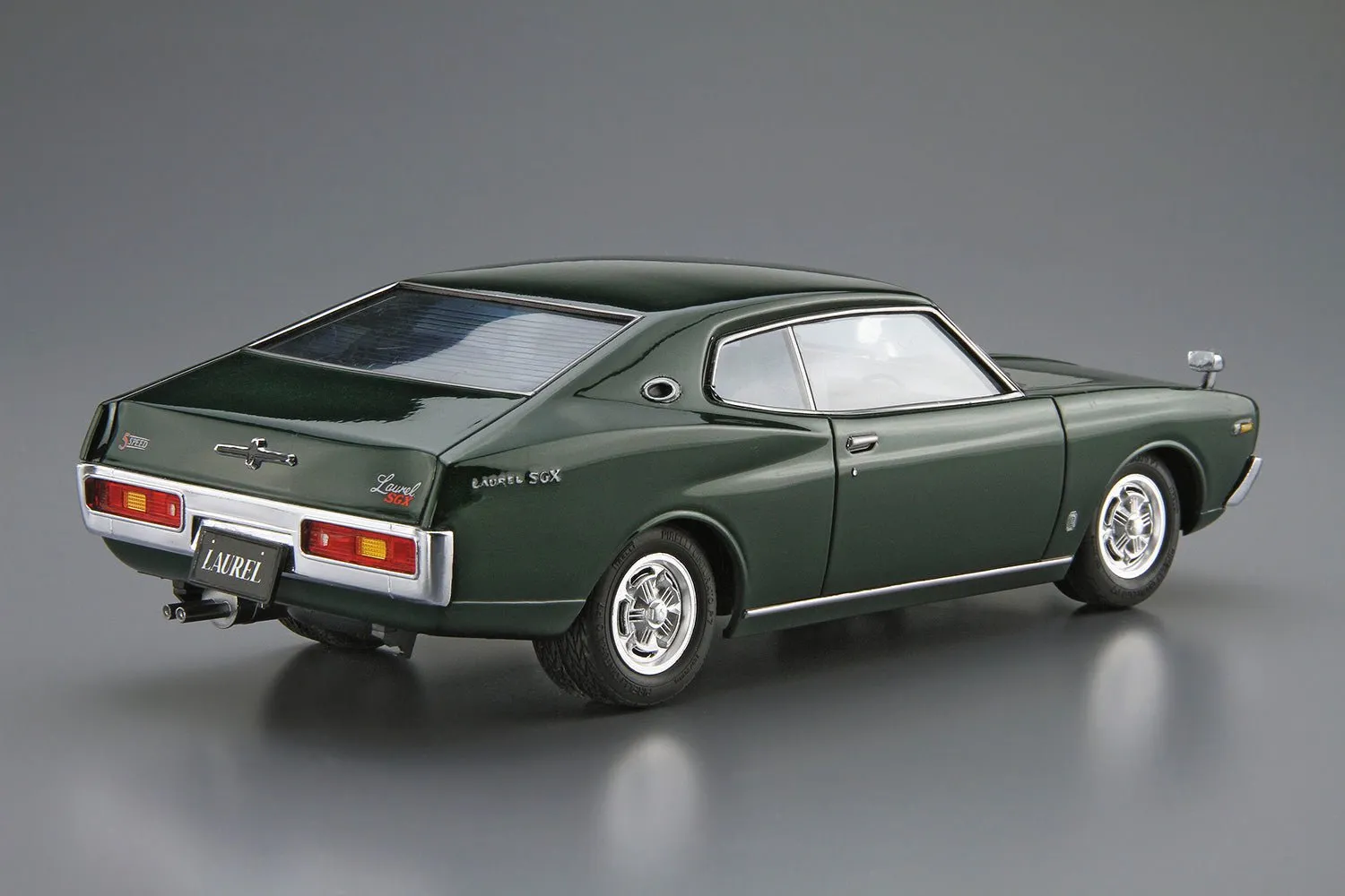 [Pre-order] Aoshima - NISSAN KHC130 LAUREL HT 2000SGX '72 1/24 Scale Plastic Model Kits