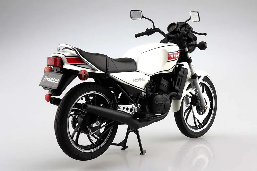 [Pre-order] Aoshima - Yamaha RZ250 NEW PEARL WHITE 1/12 Plastic Model Kit Aoshima