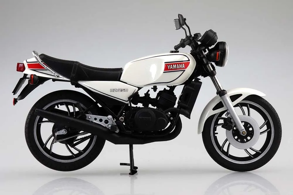 [Pre-order] Aoshima - Yamaha RZ250 NEW PEARL WHITE 1/12 Plastic Model Kit Aoshima