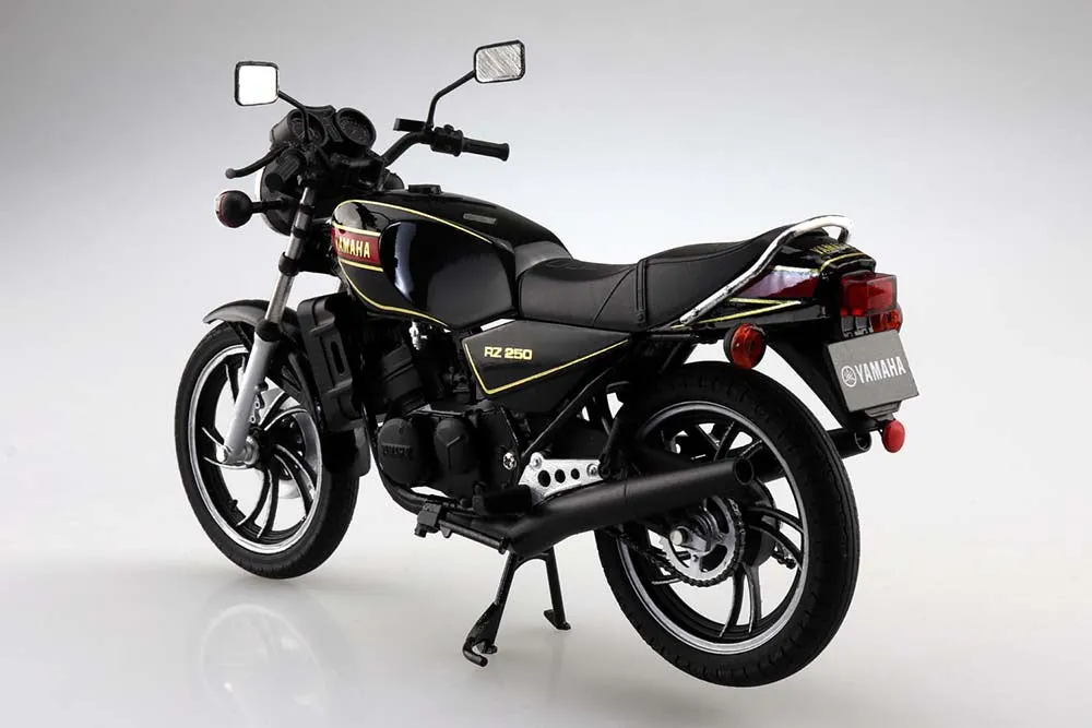 [Pre-order] Aoshima - Yamaha RZ250 NEW YAMAHA BLACK 1/12 Plastic Model Kit Aoshima