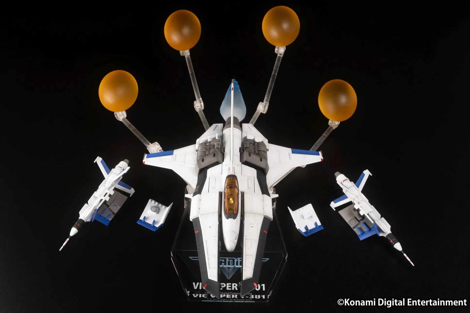 [Pre-order] Gradius - VIC VIPER T-301 [PEINTED FINISHED] Plastic Model Kit PLUM