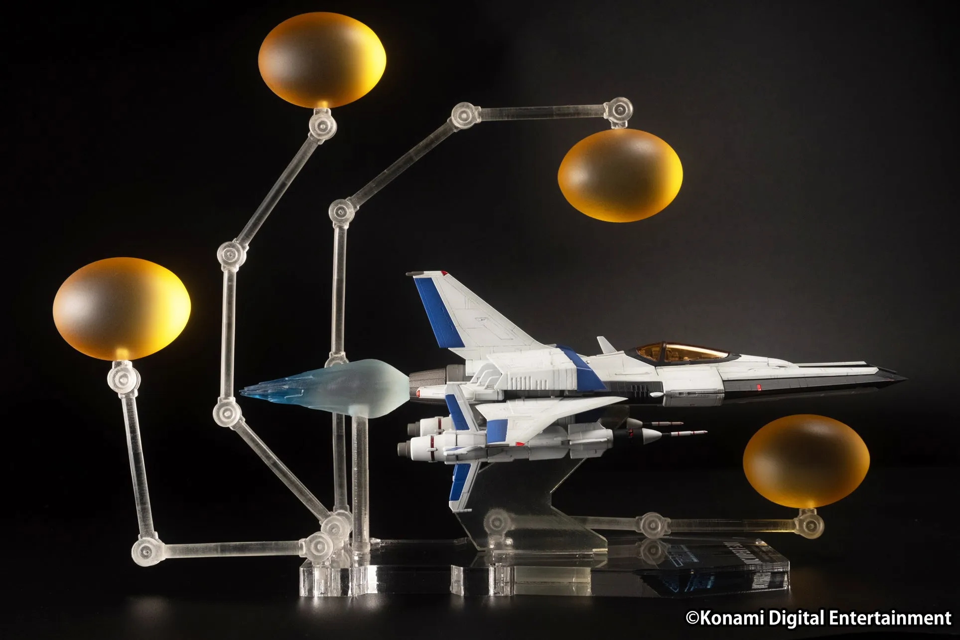 [Pre-order] Gradius - VIC VIPER T-301 [PEINTED FINISHED] Plastic Model Kit PLUM