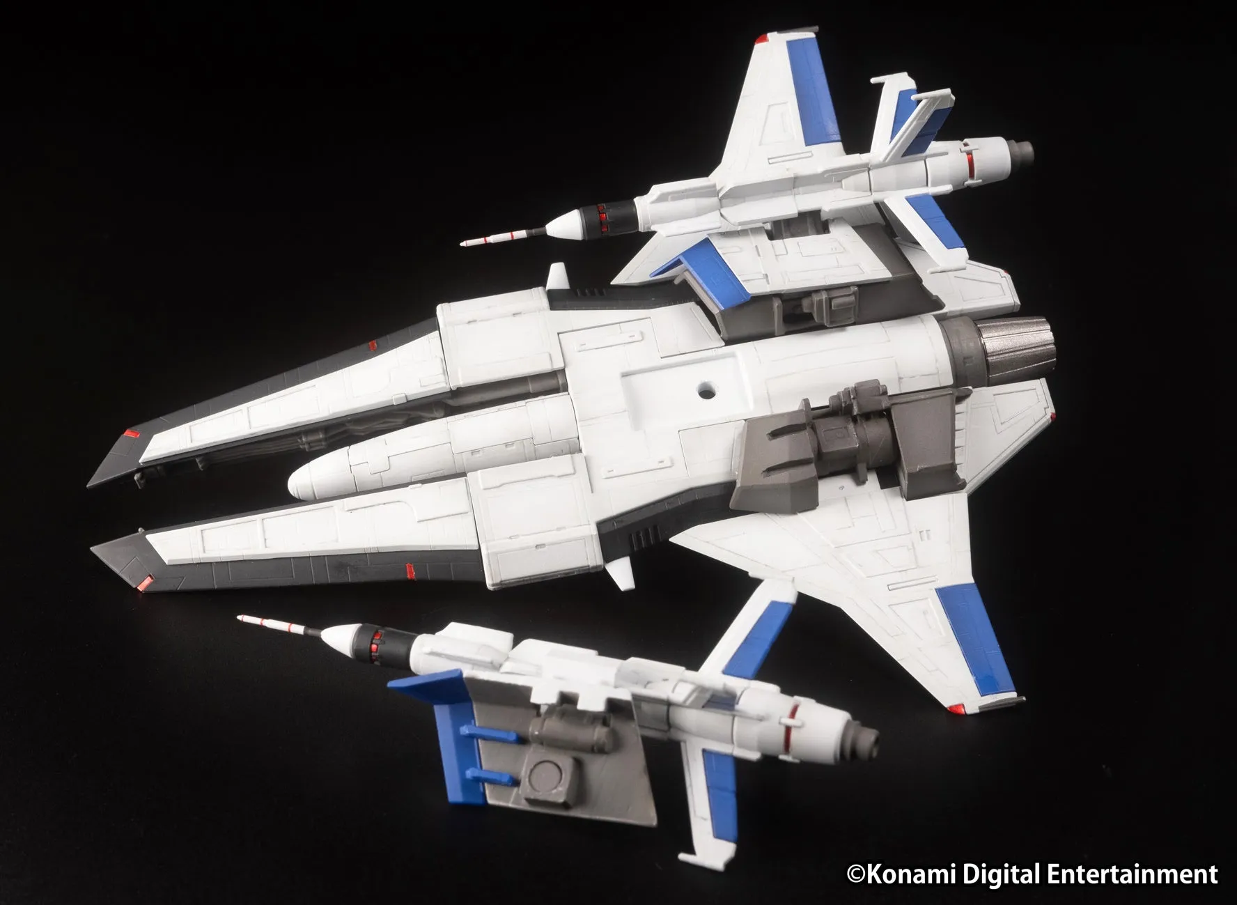 [Pre-order] Gradius - VIC VIPER T-301 [PEINTED FINISHED] Plastic Model Kit PLUM