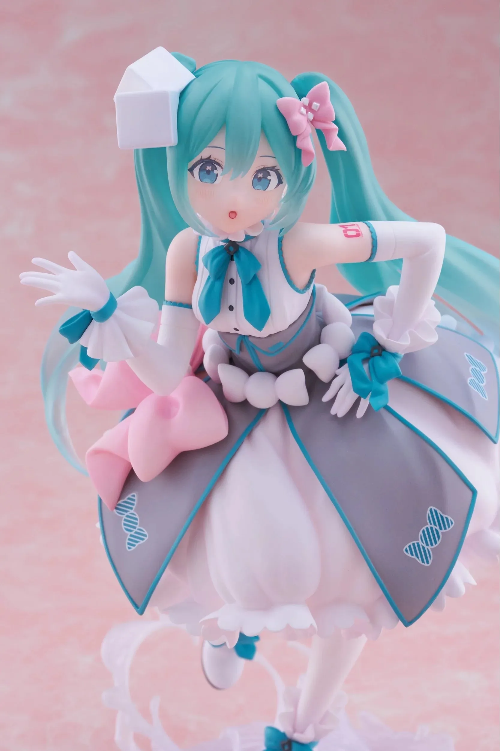 [Pre-order] Hatsune Miku - Hatsune Miku (Melty Sugar Ver.) 39's Day Anniversary 2nd Season Non Scale Figure Taito