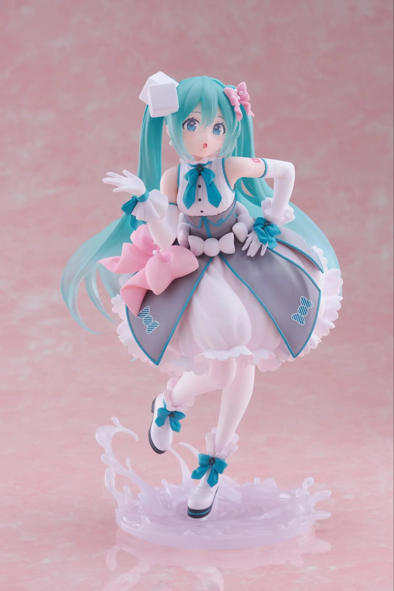 [Pre-order] Hatsune Miku - Hatsune Miku (Melty Sugar Ver.) 39's Day Anniversary 2nd Season Non Scale Figure Taito