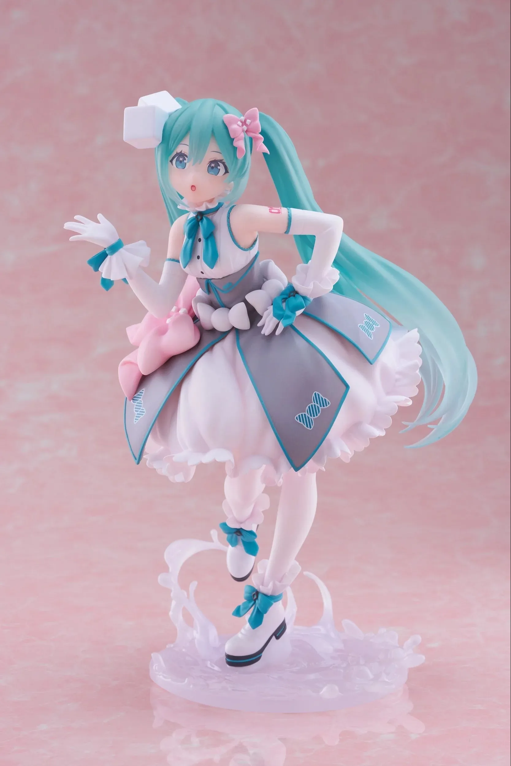 [Pre-order] Hatsune Miku - Hatsune Miku (Melty Sugar Ver.) 39's Day Anniversary 2nd Season Non Scale Figure Taito