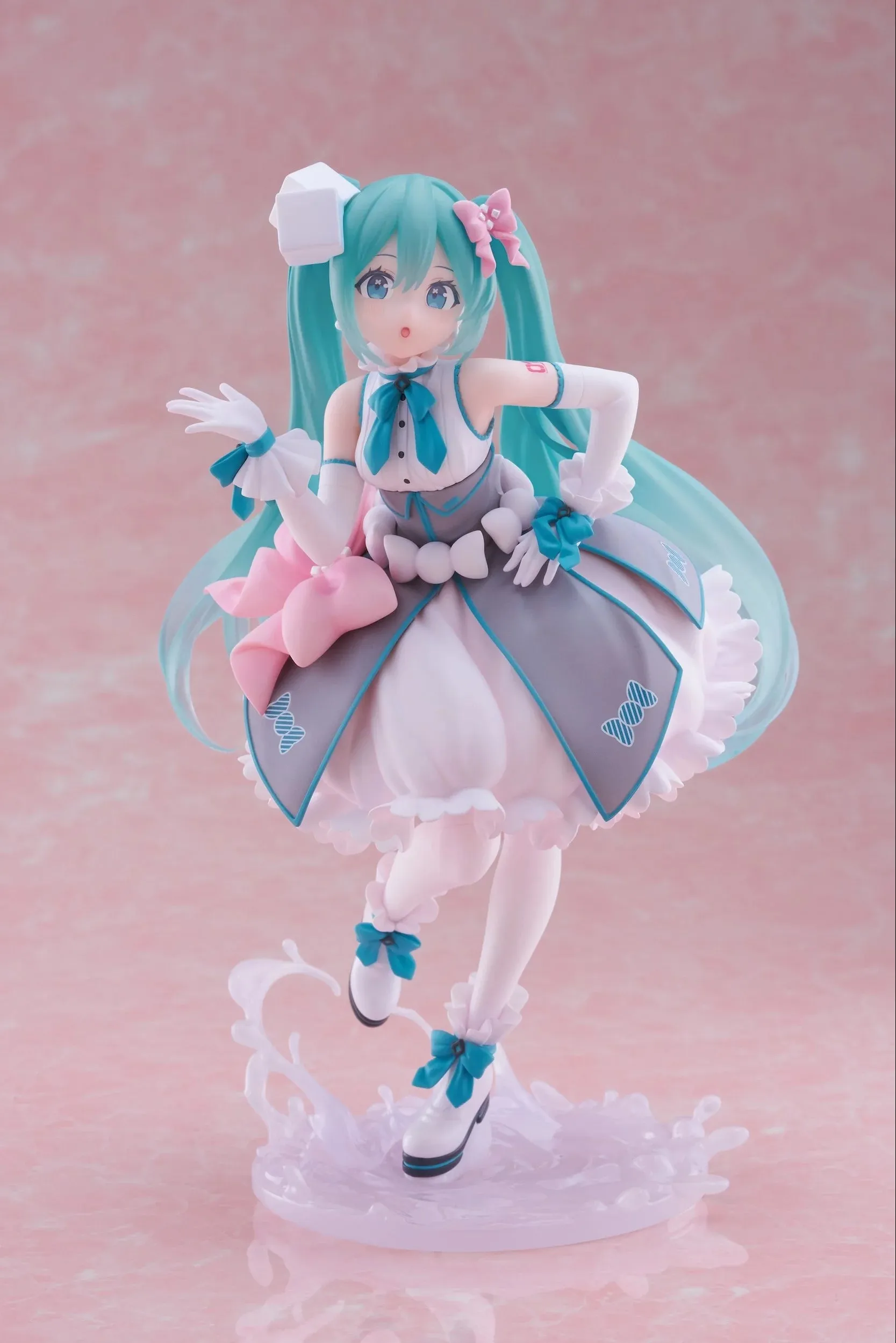 [Pre-order] Hatsune Miku - Hatsune Miku (Melty Sugar Ver.) 39's Day Anniversary 2nd Season Non Scale Figure Taito