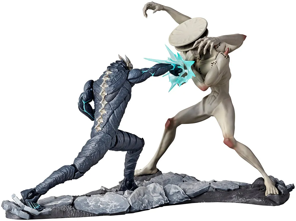 [Pre-order] KAIJU No.8 - Kaiju No. 8 vs Kaiju No. 9 1/18 Scale Figure Kaiyodo