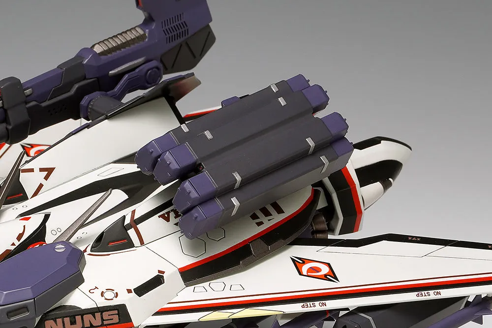 [Pre-order] Macross - VF-171EX Armored Nightmare Plus Plastic Model Kit Wave