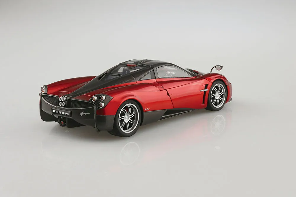 [Pre-order] None - '12 PAGANI HUAYRA 1/24 Plastic Model Kit Aoshima