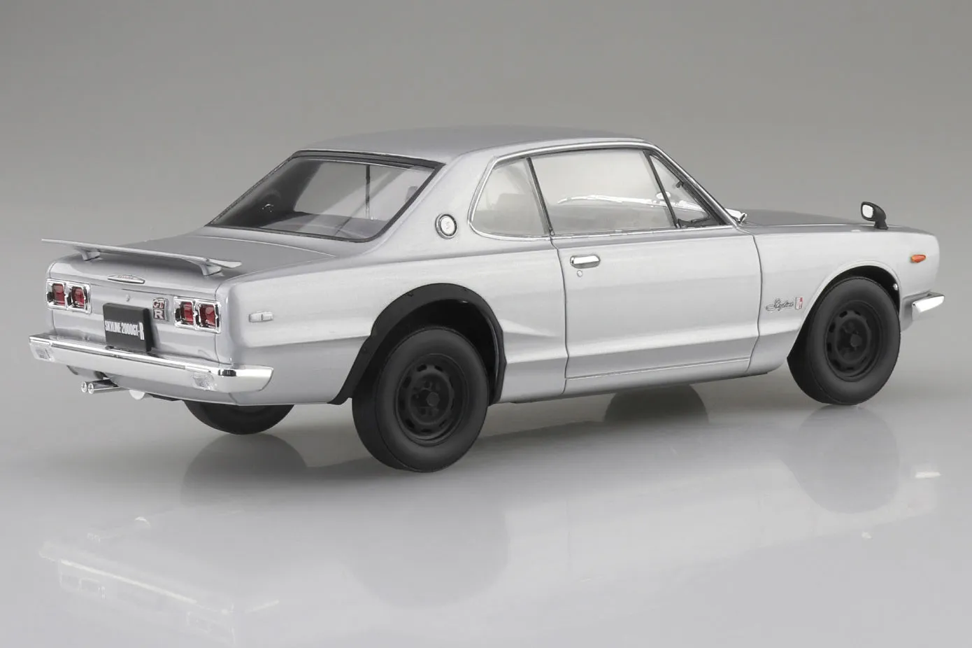 [Pre-order] None - KPGC10 SKYLINE HT 2000GT-R 1970 Silver Plastic Model Kit Aoshima