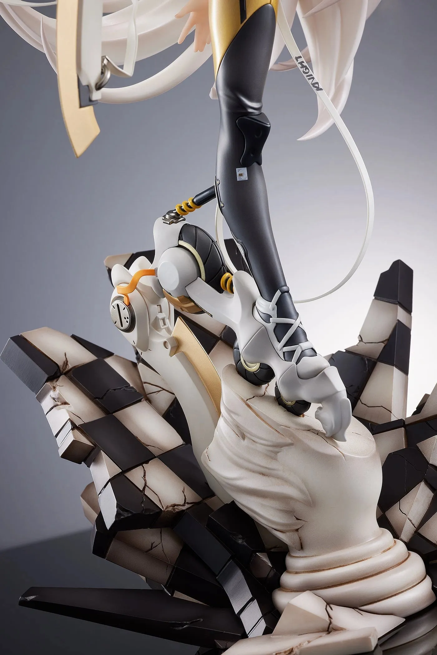 [Pre-order] RIBOSE - W-knG B&W 1/7 Scale Figure(With Gift) RIBOSE